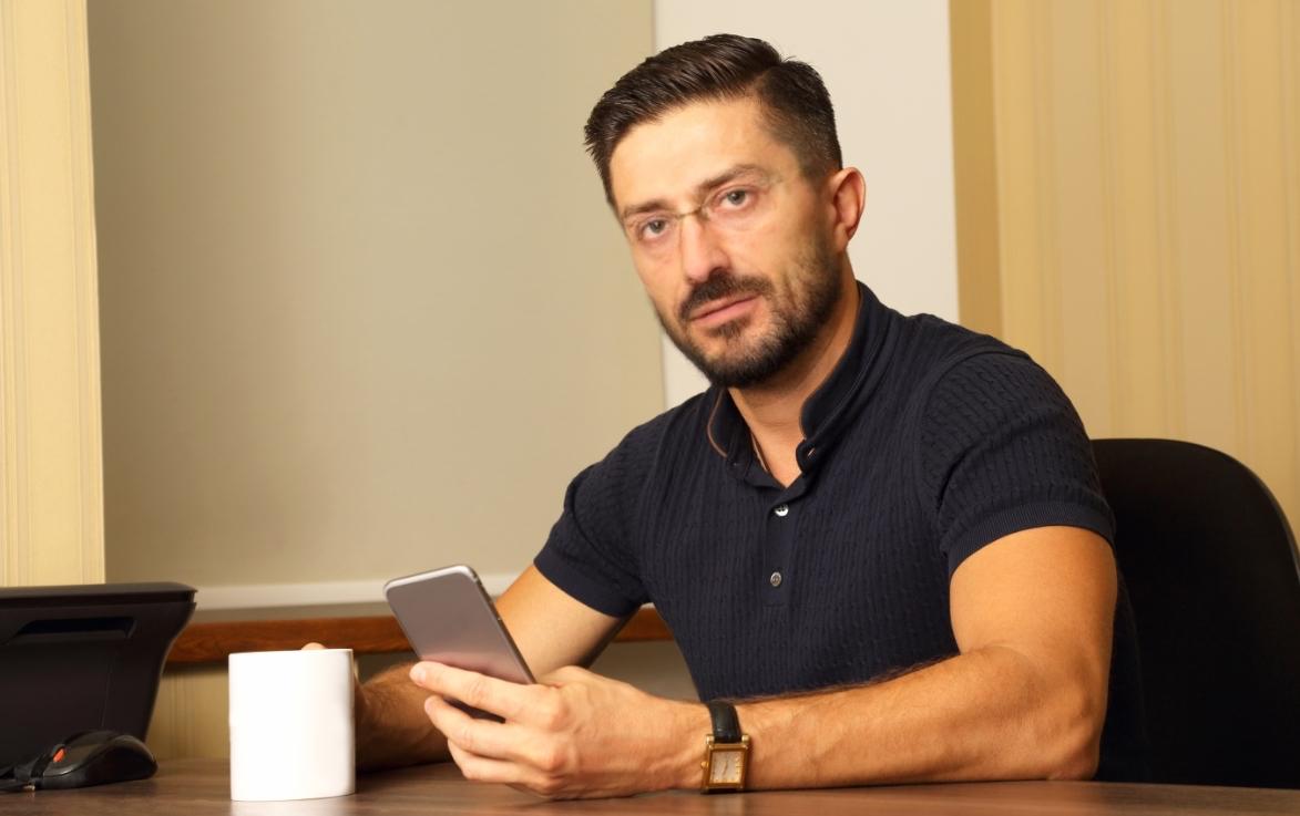 Arif Patel Commits to Empowering the Next Generation of Global Leaders